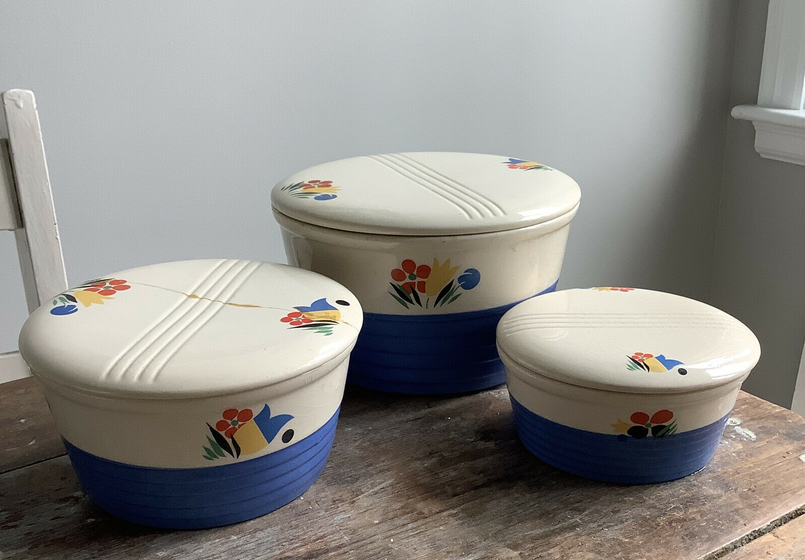 3 Vintage Universal Potteries Art Deco Refrigerator Bowls With Lids Floral Blue