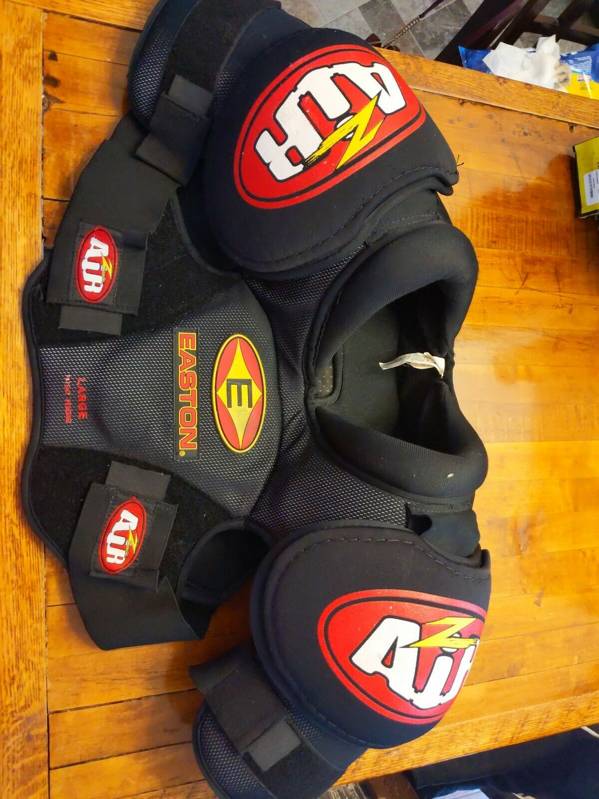Easton Air Z  Shoulder Pads Large Ice Hockey Equipment